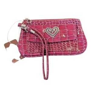 Candie NWT wristlet. Red Heart alligator print.